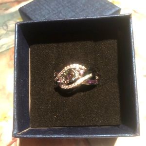 New mystic topaz stone set in 925 silver size 8